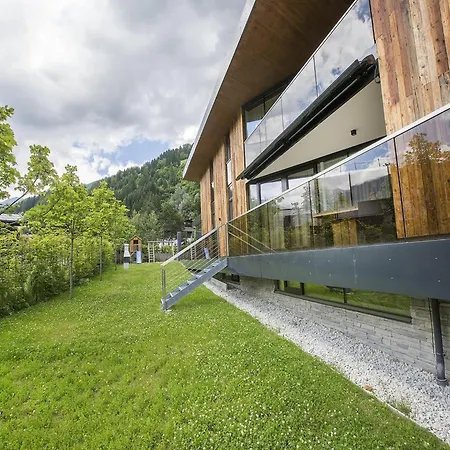 Modern With Balcony And Access To Sauna アパート *