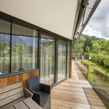 Modern With Balcony And Access To Sauna *