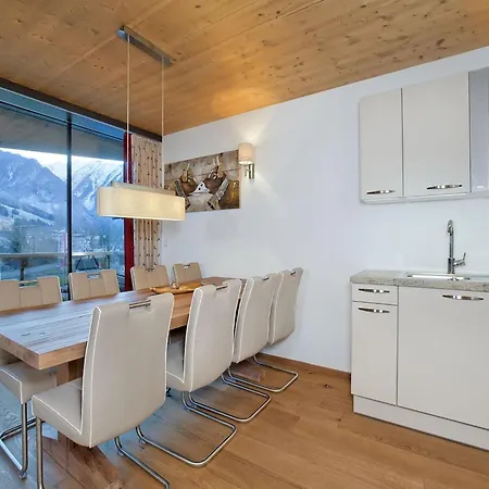 Modern With Balcony And Access To Sauna * Neukirchen am Großvenediger
