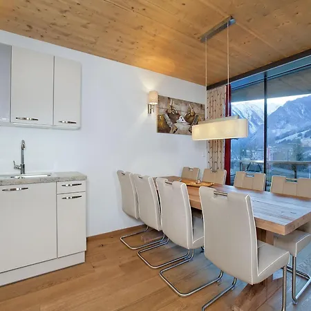 Modern With Balcony And Access To Sauna アパート Neukirchen am Großvenediger