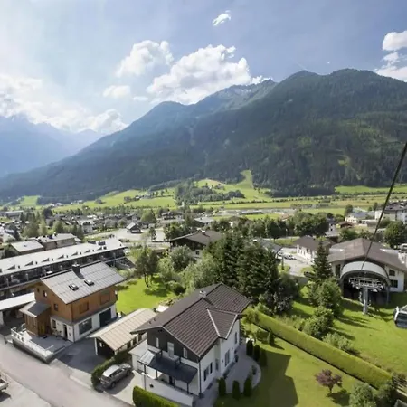 Σπίτι διακοπών Top-floor Mountain Penthouse For 8 Neukirchen am Großvenediger