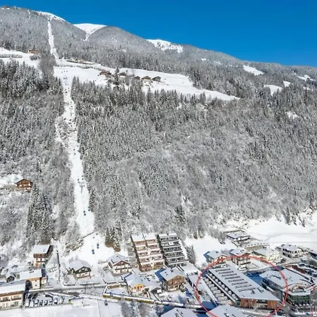 Top-floor Mountain Penthouse For 8 Neukirchen am Großvenediger